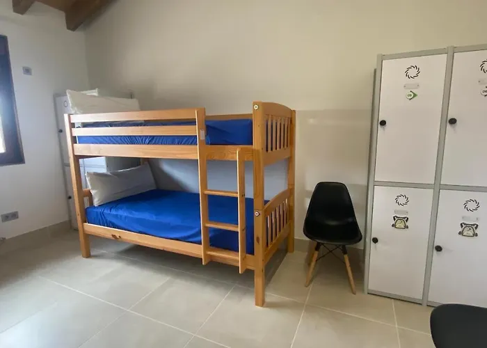 Vandrarhem De Peregrinos Fuente Sidres