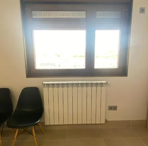 Vandrarhem De Peregrinos Fuente Sidres Burgo