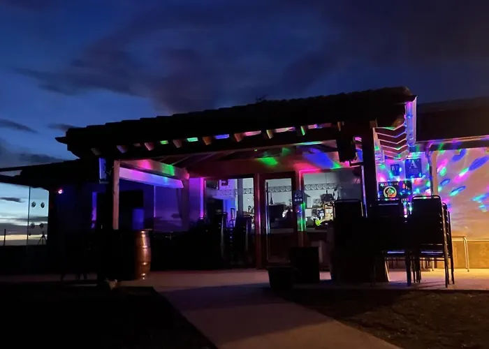 Vandrarhem De Peregrinos Fuente Sidres *